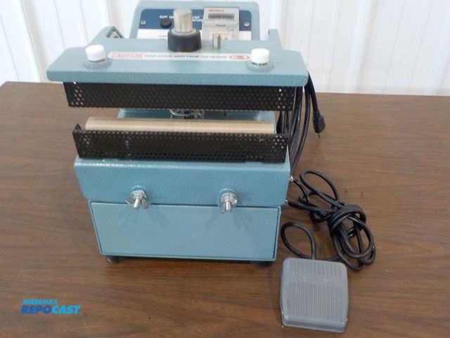 Lot 2-34236 - MEC constant automatic sealer. Temp setting. 115 volt. 8"width. Foot pedal.