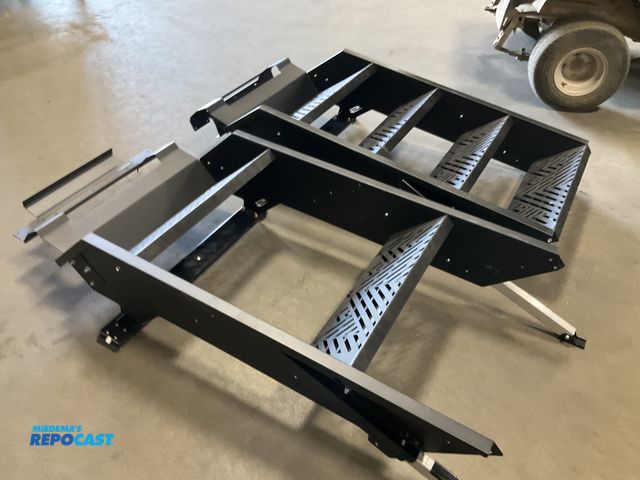 Lot 2-33256 - Lot of (2) rv stair entry, 1 set of stairs is missing 2 steps