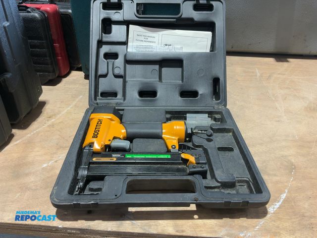 Lot 2-15290 - BOSTITCH  SB-1850BN is a professional-grade, 18-gauge pneumatic brad nailer