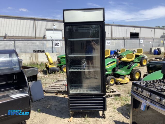 Lot 2-95654 - True GDM-26 Commercial single door refrigerator/ cooler