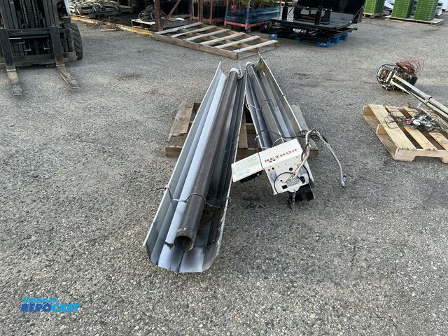 Lot 2-73413 - 2 Reznor Industrial heater duct (comes with attachment accessories)