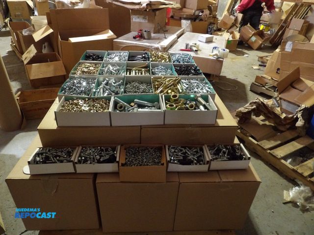 Lot 2-58272 - Pallet load of approx. (1874)lb new asst. nuts, bolts, screws, washers, &amp; fasteners, various siz...