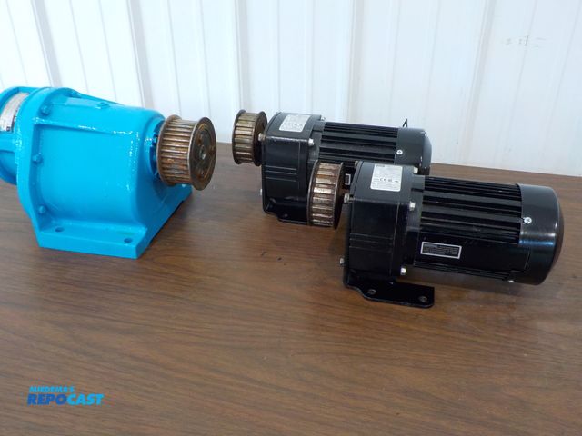 Lot 2-30287 - (2) Bodine Electric Company gear motors. Type 42R6BFPP-F2. 230 volts. 3 Phase. (1) Bauer gear box. S...