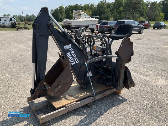 Lot 2-61891 - Bradco 8MD2- BackHoe Attachment Quick Attach Hydraulic Powered