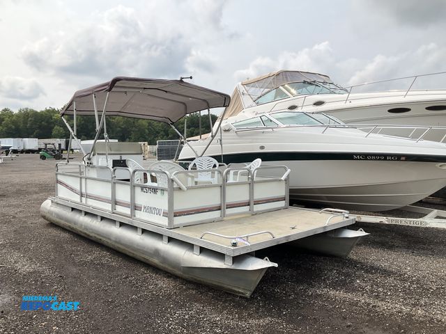 Lot 2-30153 - 1987 MANITOU Pontoon Boat 20’