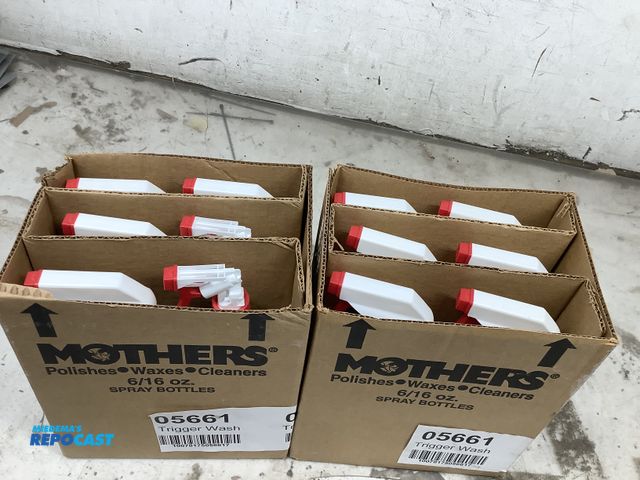 Lot 2-69343 - lot of (10) 16oz mothers Cal gold trigger wash and 2 with broken spray nozzles
