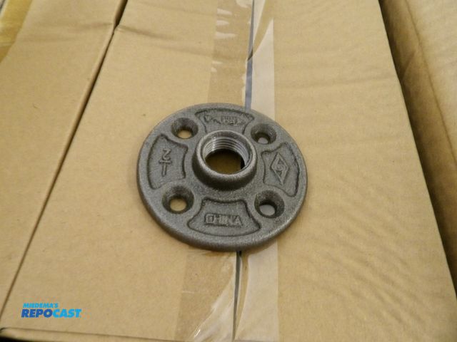 Lot 2-53218 - Lot of (80) new pipe flange: 1/2", NPT threaded malleable iron, flange, class 150