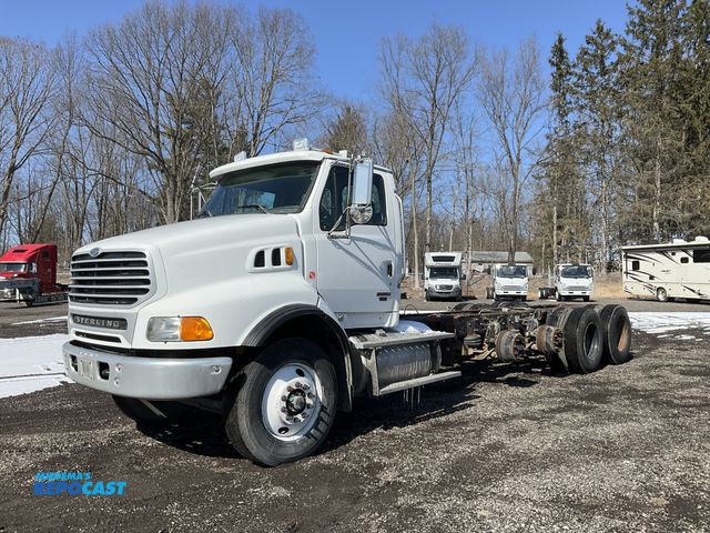 Lot 2-42791 - 2007 Sterling L8500 Semi Truck