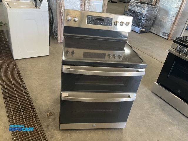 Lot 2-40445 - Scratch & Dent Electric GE JBS86SP6SS Range