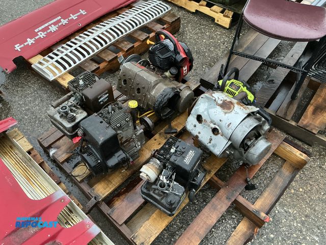 Lot 2-74015 - Skid lot of various lawn and garden motors