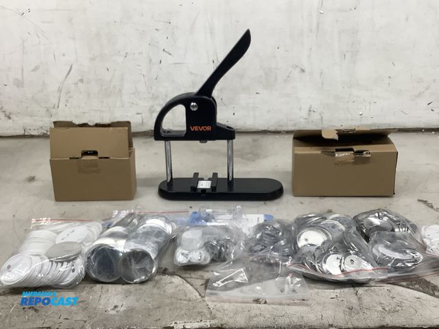 Lot 2-28222 - Vevor button maker JMB-X3