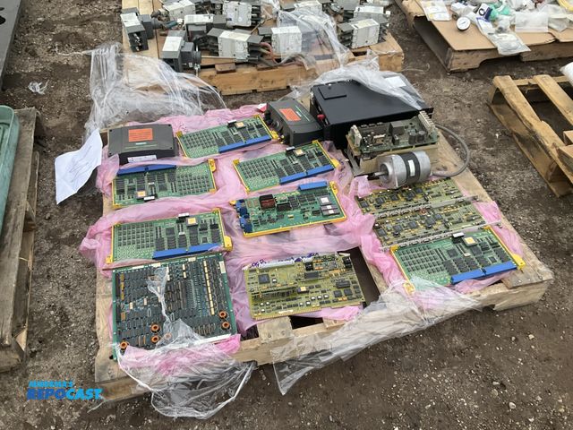 Lot 2-19362 - Lot of various circuit boards and hydronic pump and digital probe inputs.