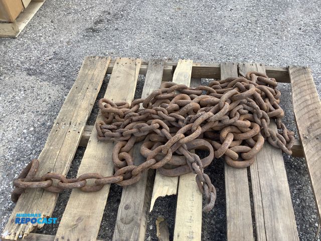 Lot 2-13237 - Large chains off an old cargo ship.
