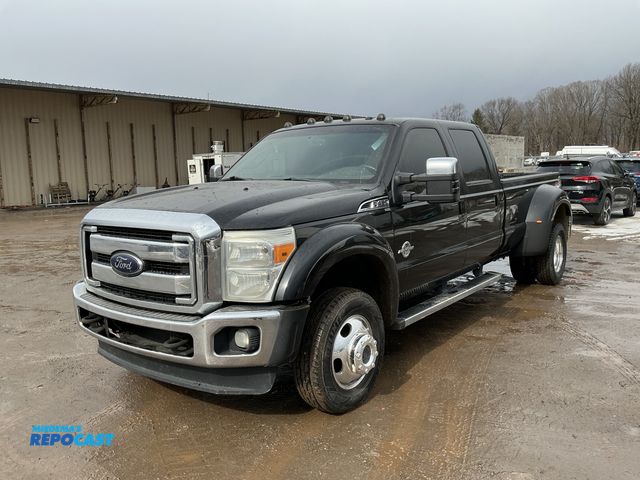 Lot 2-32687 - 2012 Ford F-450 SD Lariat Crew Cab DRW 4WD Crew Cab Long Box Pickup Truck 4x4