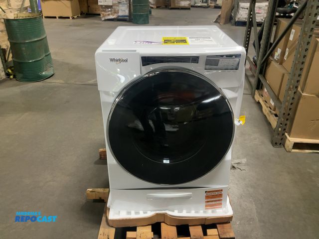 Lot 2-34739 - Scratch & Dent Whirlpool WFW8620HW4 Washer