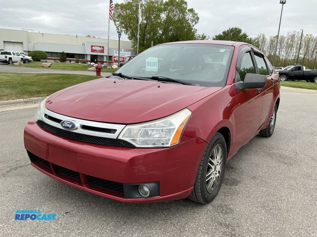 Lot 2-39626 - 2011 Ford Focus SE Sedan FWD