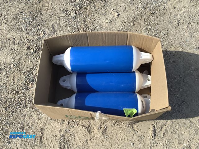 Lot 2-91162 - (3) 6.5 x 22 dockmate inflatable Boat Fenders