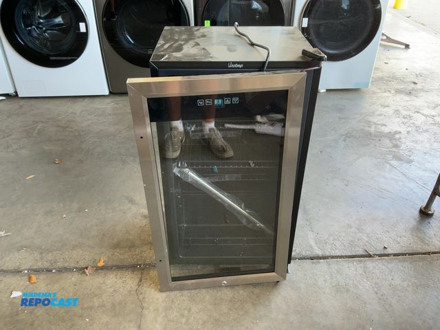 Lot 2-67723 - Scratch & Dent Vinotemp VTBC108L01SS 108-Can Single-Zone Beverage Cooler