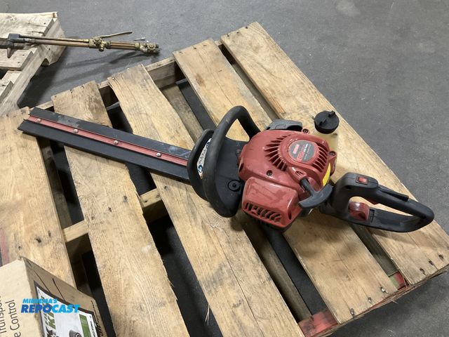 Lot 2-96393 - Craftsman 22” 28cc Hedge Trimmer