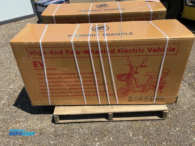 Lot 2-44597 - New SDLANCH EV Electric Scooter, Battery Operated, Steel Frame, Painted Plastic Shell, LED Running L...