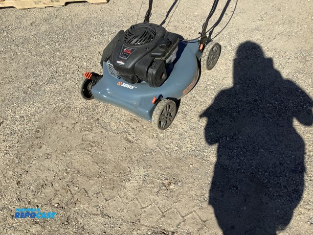 Lot 2-75420 - Senix LSPG-L3 Push Mower Briggs and Stratton motor 20” cut
