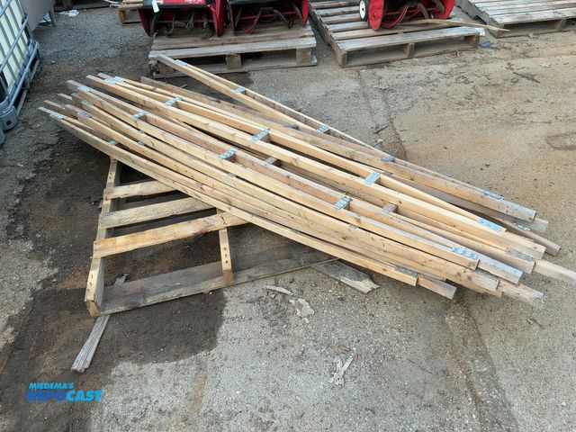 Lot 2-74963 - Skid of 94” Trusses.
