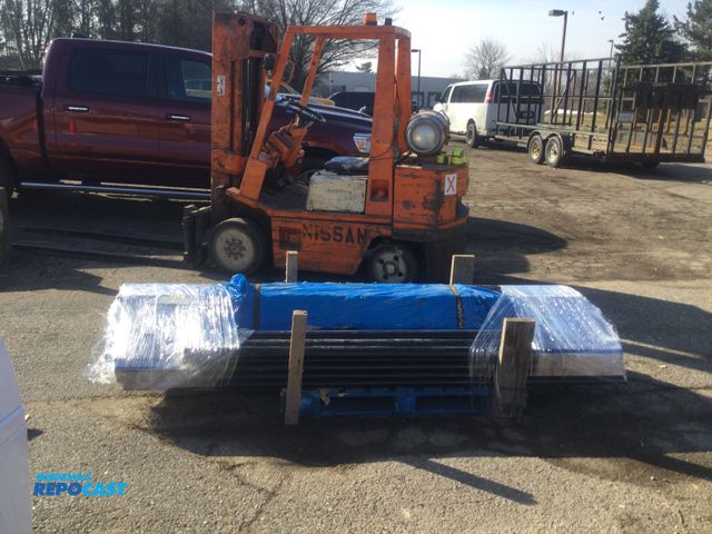 Lot 2-59569 - 98 wheatland tube fence post 98 black metal terminal chain link fence post