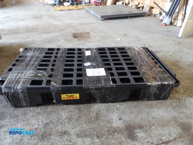 Lot 2-53921 - Condor; Spill Containment pallet, 2 drum, 52"x27"