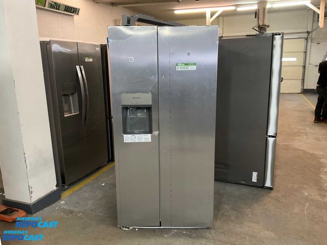 Lot 2-60904 - Scratch & Dent Frigidaire  FRSS2323ASD Refrigerator/Freezer
