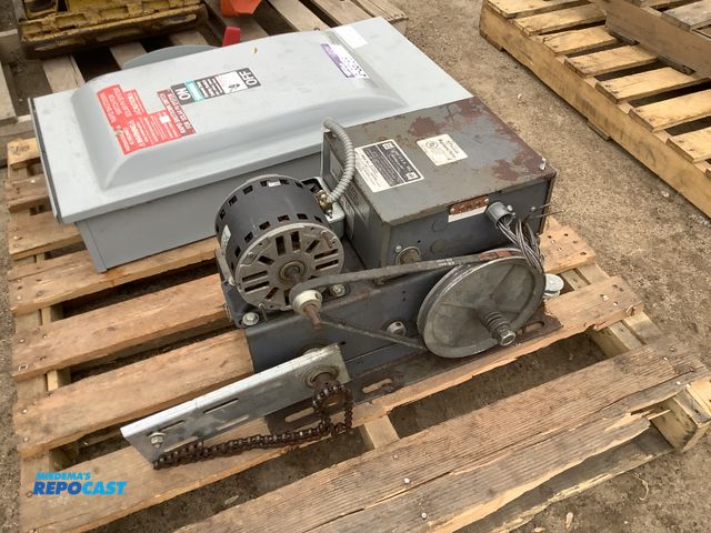 Lot 2-35154 - Napoleon/Lynx garage door opener serial#0133899 115V