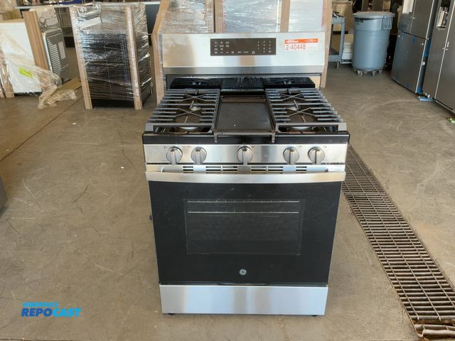 Lot 2-40448 - Scratch & Dent Gas GE Appliances GGF600AV2SS Range