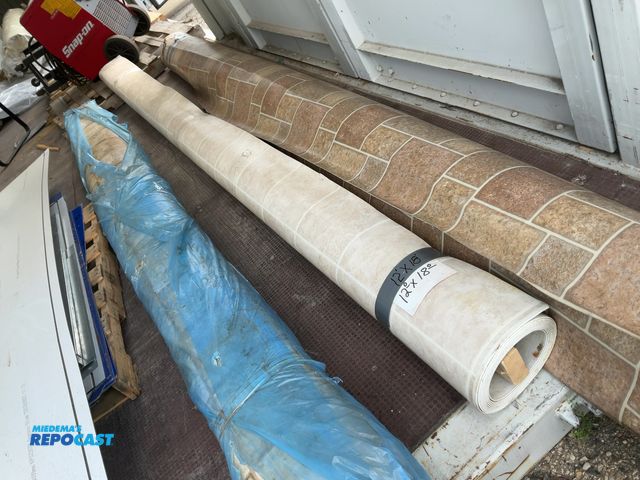 Lot 2-18756 - Roll of flooring approx. 12’x18’
