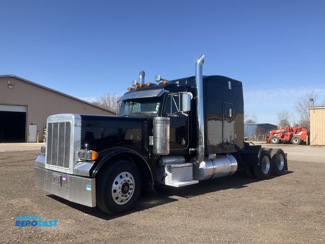 Lot 2-11523 - 2000 Peterbilt 379 Semi Truck