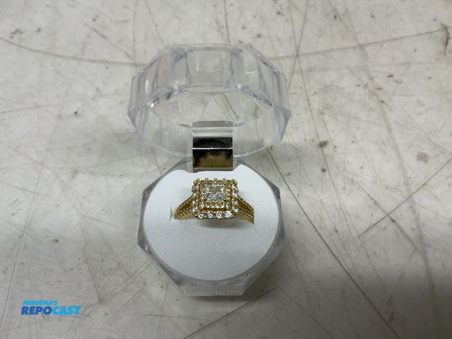 Lot 2-18115 - Gold synthetic cubic zirconia color stone, size 8