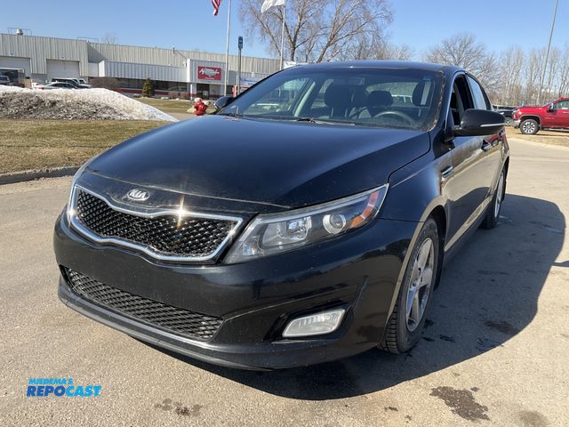 Lot 2-94419 - 2015 Kia Optima LX Sedan FWD