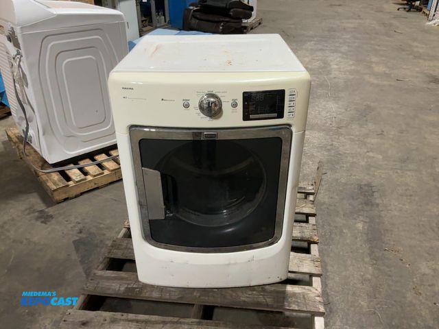 Lot 2-74126 - Electric Maytag Maxima MED6000XW0 Dryer