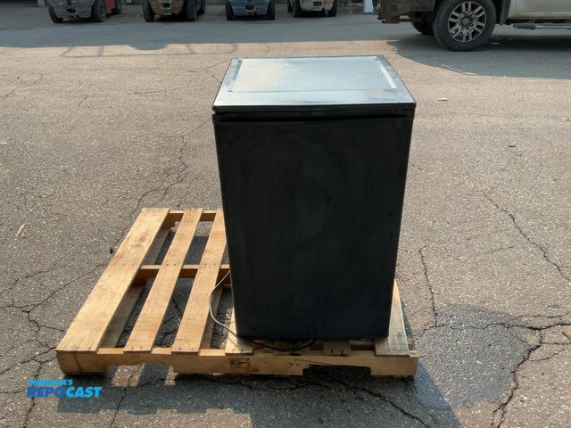 Lot 2-11164 - Scratch & Dent Electric Danby DCR122BL Mini Refrigerator