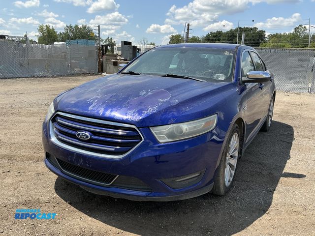 Lot 2-30326 - 2014 Ford Taurus Limited Sedan FWD