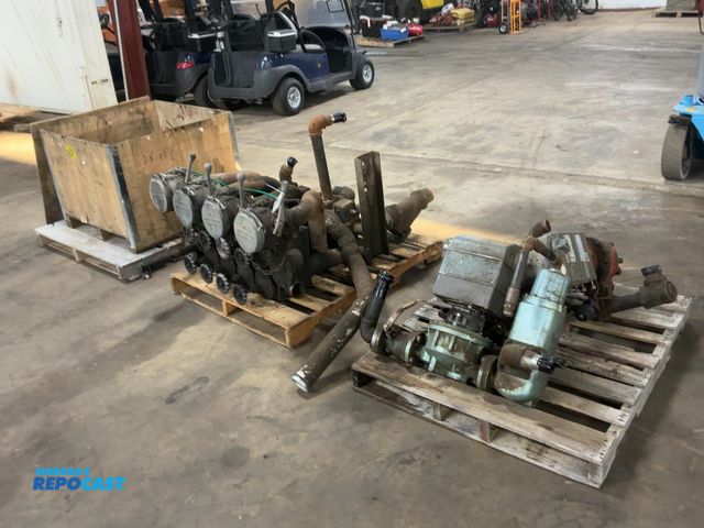 Lot 2-11423 - Parts off an operational 1997 International Amthor Gretna Fuel Tank, includes Veeder Root Meter Regi...