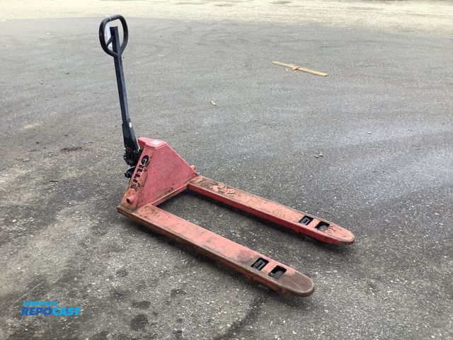 Lot 2-60991 - Gillis 5500lbs Pallet Jack