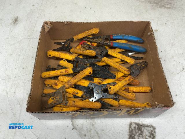 Lot 2-11090 - Lot of wire stripper/cutters