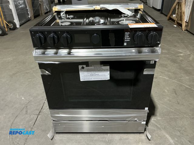 Lot 2-46446 - Scratch & Dent Gas Samsung NSG6DG8500SRAA Range