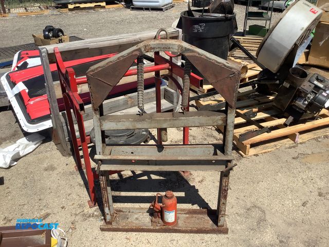 Lot 2-76786 - Weaver 20 ton hydraulic press design for heavy duty, metal fabrication and repair
