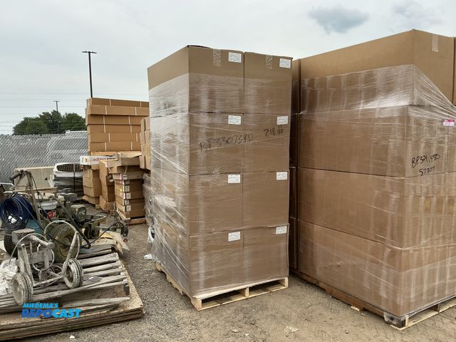 Lot 2-24737 - (8 boxes) of 30”x7”+.75” Lip 3/16” 3rd web bubble bags