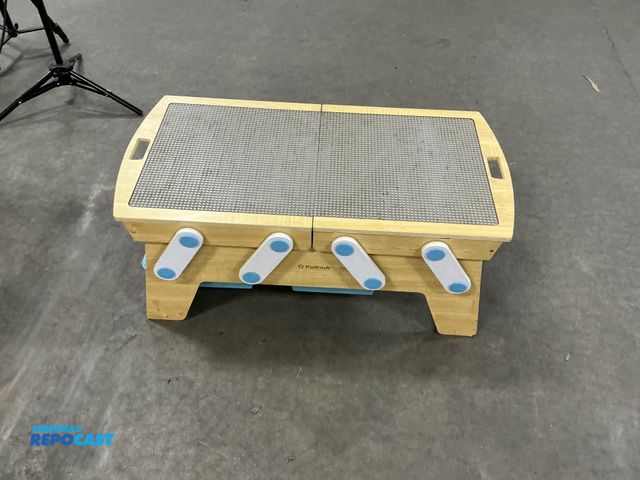 Lot 2-27157 - KidKraft building bricks play-N-Storage table
