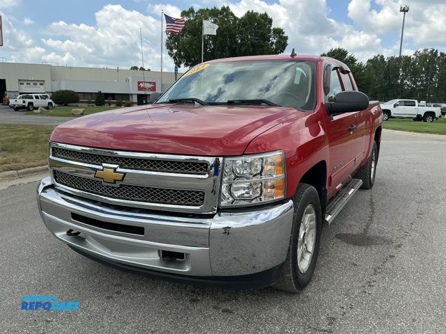 Lot 2-95928 - 2013 Chevrolet Silverado 1500 LT Extended Cab Standard Box Pickup Truck 4x4