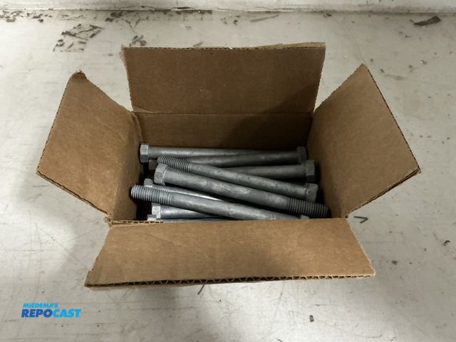 Repocast.com - Lot 2-32143 - (24) count Galvanized 1/2-13 x 6