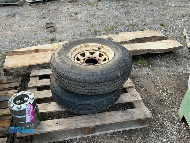 Lot 2-27656 - Pair of 8-lug trailer Tires ST Radial traveler king