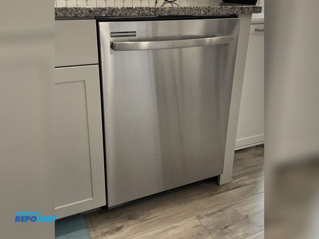 Lot 2-94448 - Amana ADB1500ADS4 Dishwasher