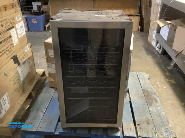 Lot 2-55286 - Scratch & Dent Electric Insignia NS-WC29SS3 Wine Cooler